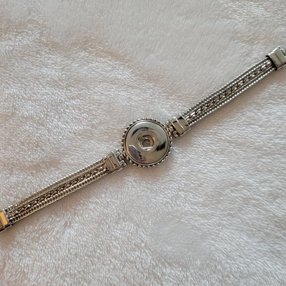 NWOT Ginger Snap Silver Bracelet - Picture 1 of 3